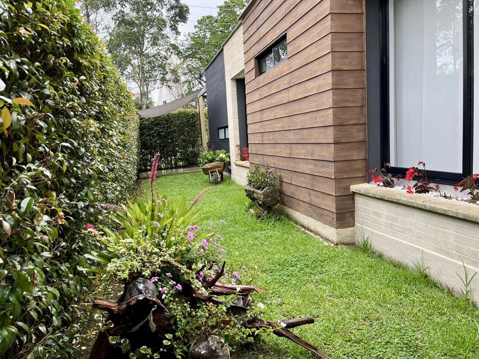 Casa con lote unidad cerrada