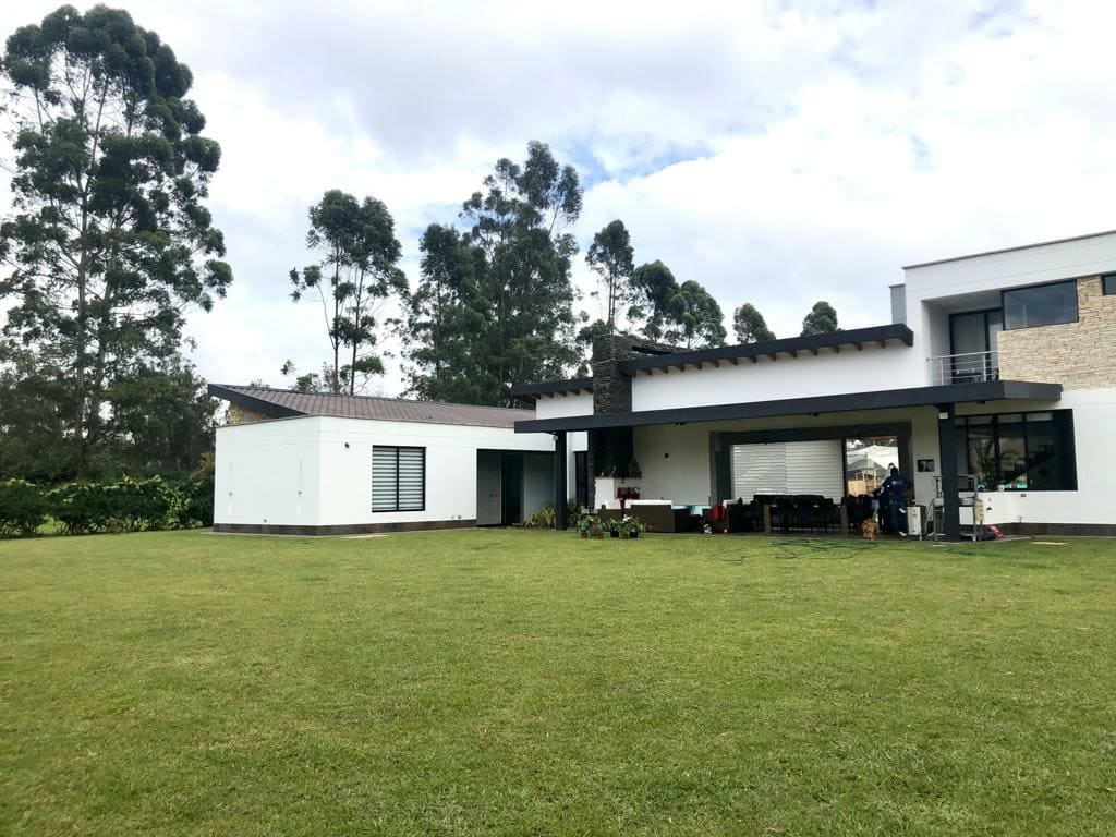 Llanogrande. Espectacular casa moderna con excelentes calidades en Parcelación
