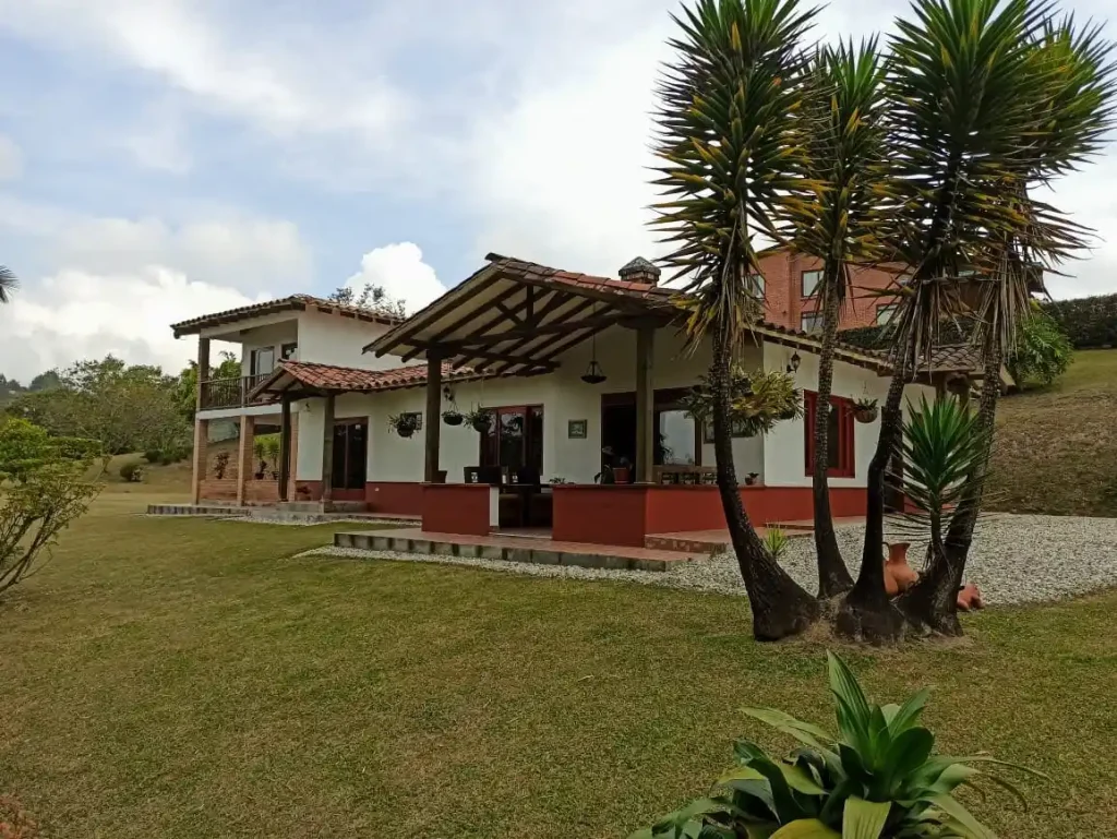 Finca en vía Rionegro-El Carmen de Viboral, unidad cerrada